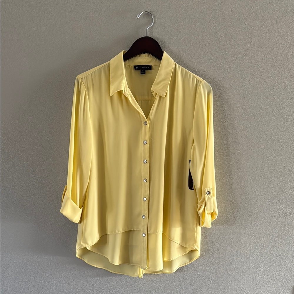 NWT N Touch Soft Yellow Button Down